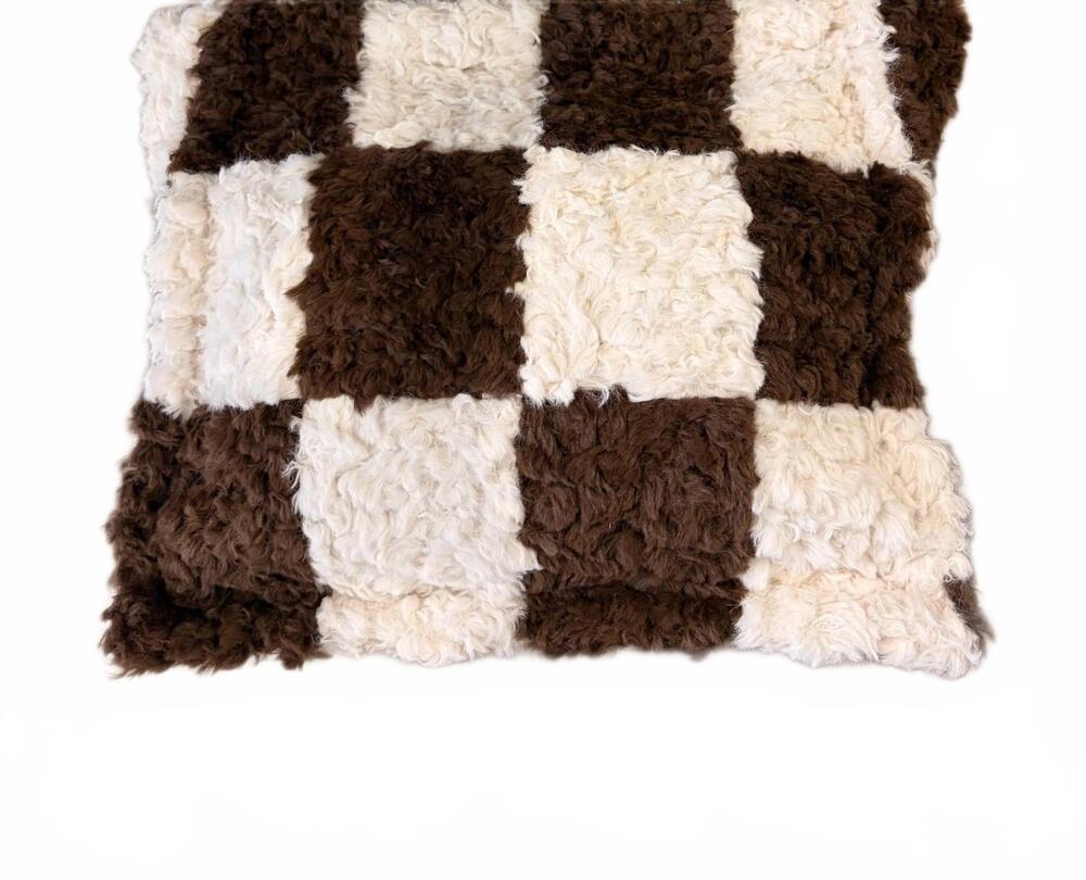 NEW JAYLEY women's shearling checkered tote bag in white/brown